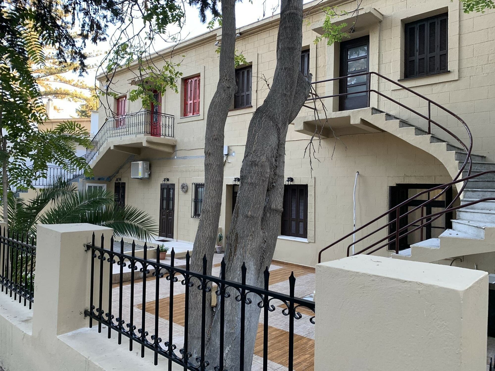 Sperveri Della Regina Villa Rhodes City